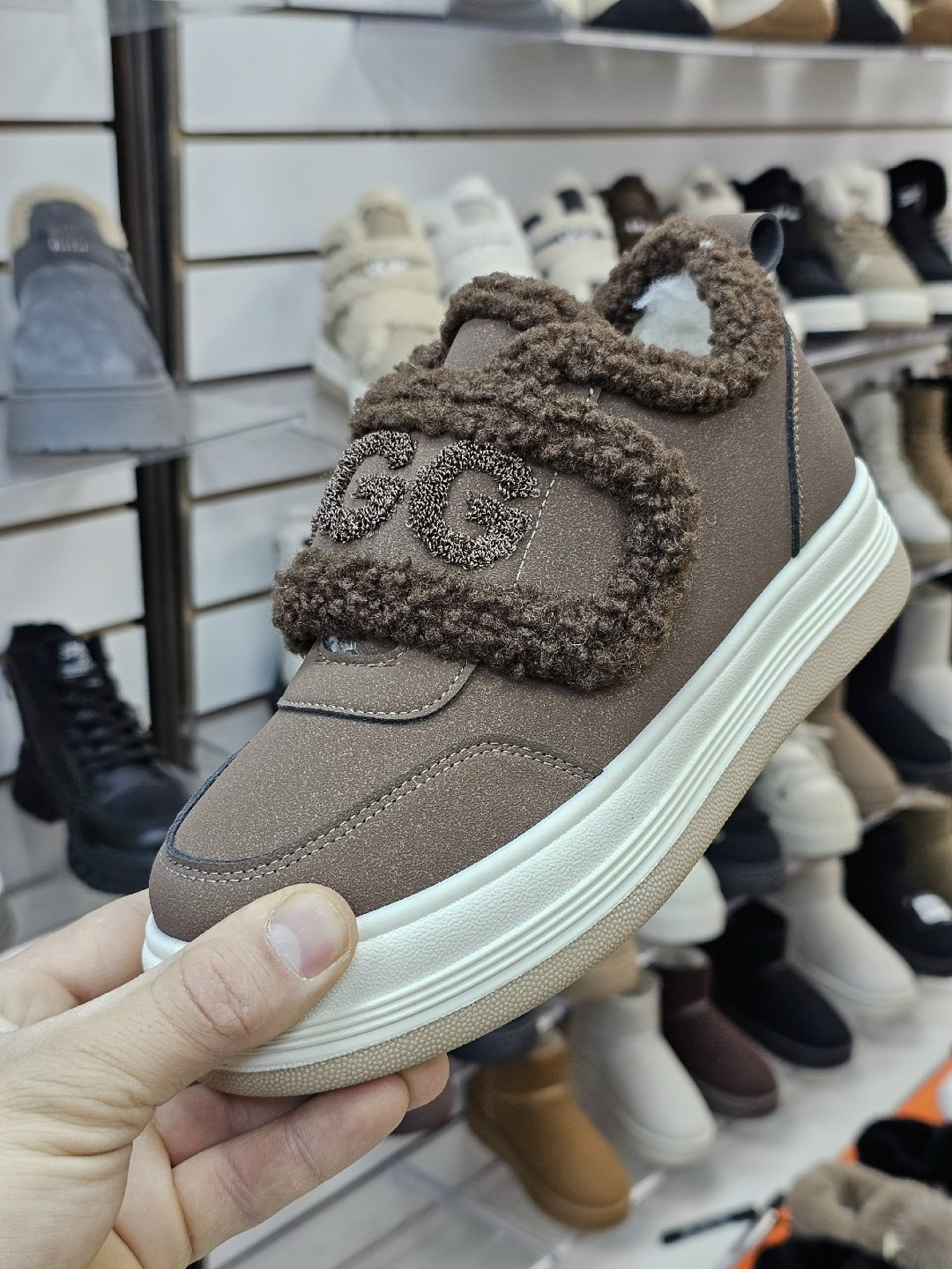 ,женская зимняя ,кеды женские зимние,кеды зимние женские ugg,зимние женские кроссовки