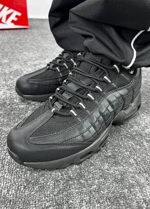 nike air max 95 triple black,nike air max 95 essential,nike air max 95 black,nike air max 95 essential triple black,nike air max 95 black anthracite