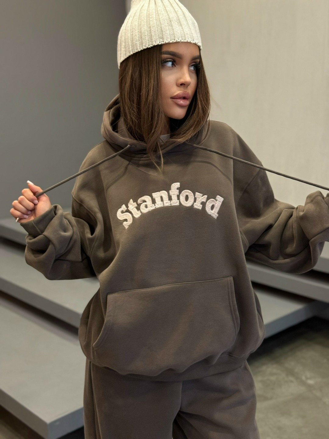 shein ezwear letter embroidery drop shoulder hoodie & sweatpants,костюм женский,flirla letter embroidery drop shoulder hoodie & sweatpants,женские спортивные костюмы,костюм женский ткань флис