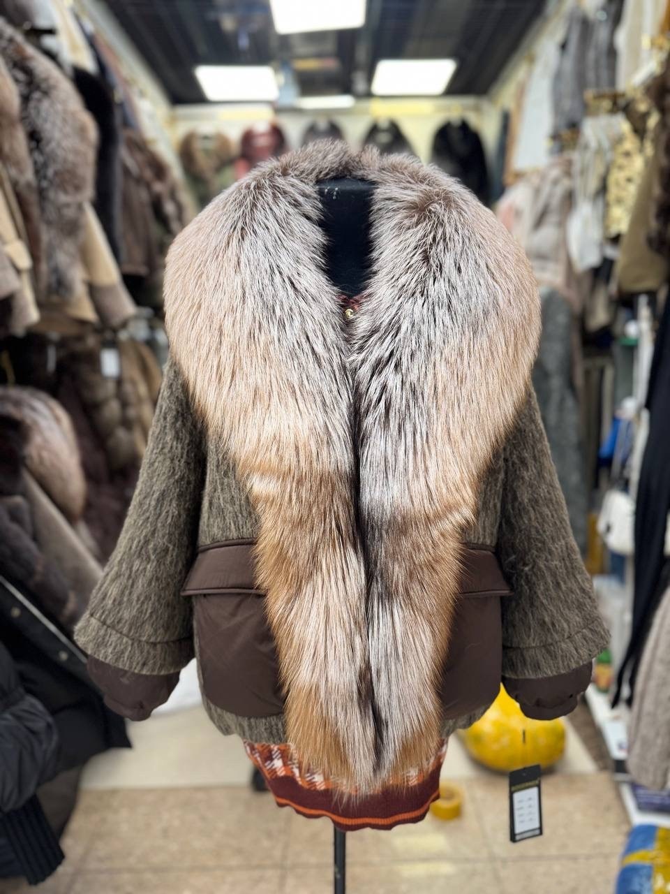 куртка - пуховик с мехом чернобурки city furs,пуховик женский с натуральным мехом,пуховик с натуральным мехом,пуховик с мехом,пуховик с натуральным мехом чернобурки короткий