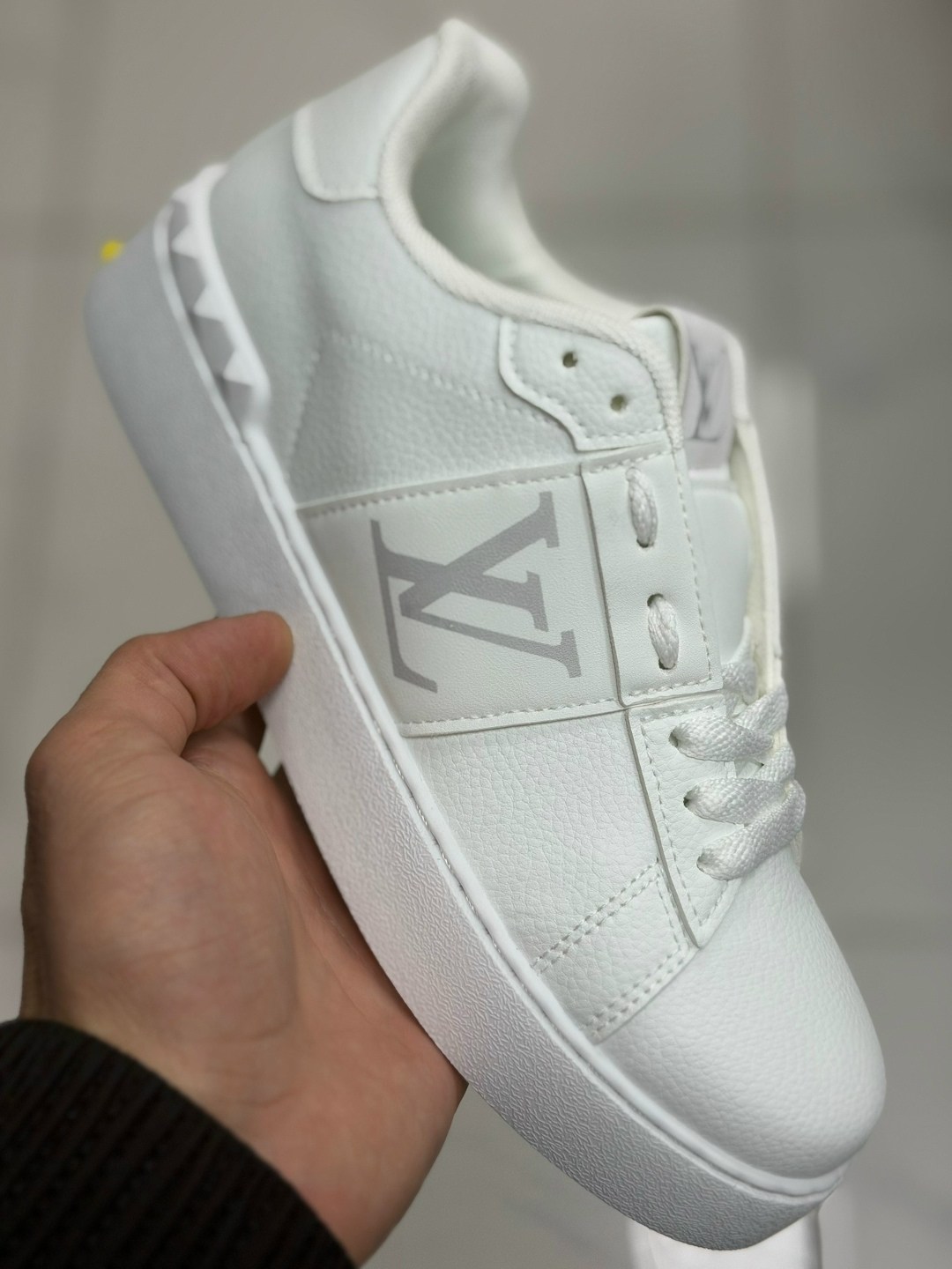 кроссовки valentino,кеды valentino,кроссовки valentino женские,кеды валентино,