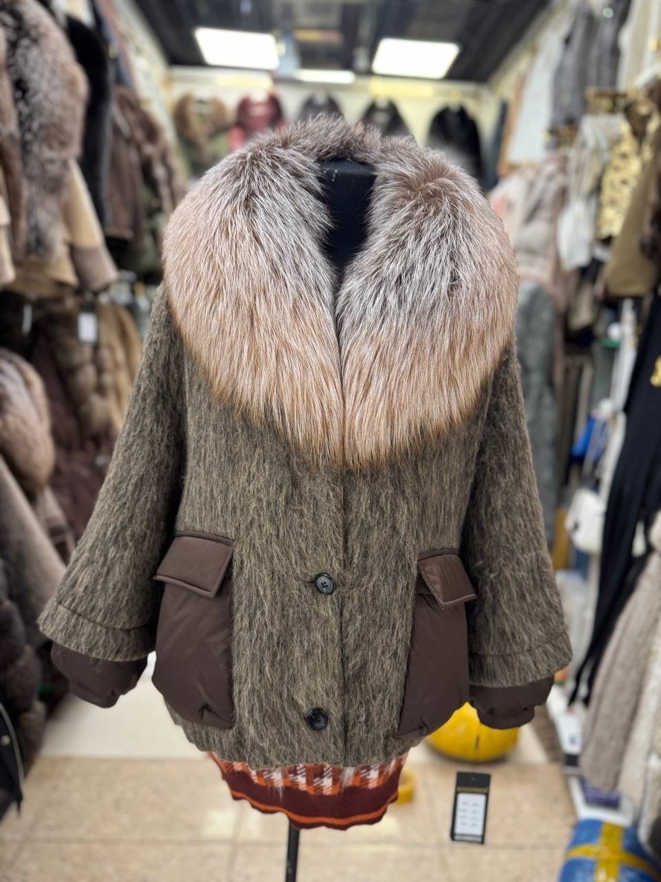 куртка - пуховик с мехом чернобурки city furs,пуховик женский с натуральным мехом,пуховик с натуральным мехом,пуховик с мехом,пуховик с натуральным мехом чернобурки короткий