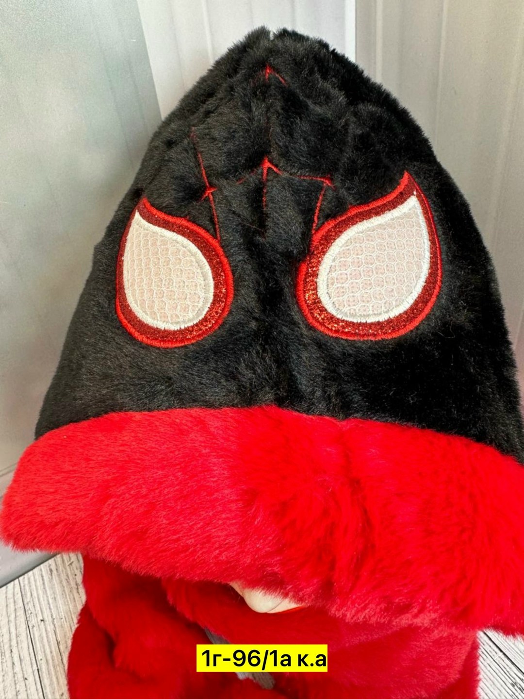 шапка человек паук,шапка спайдермен,шапка зимняя человек паук,плюшевая шапка,флисовая шапка