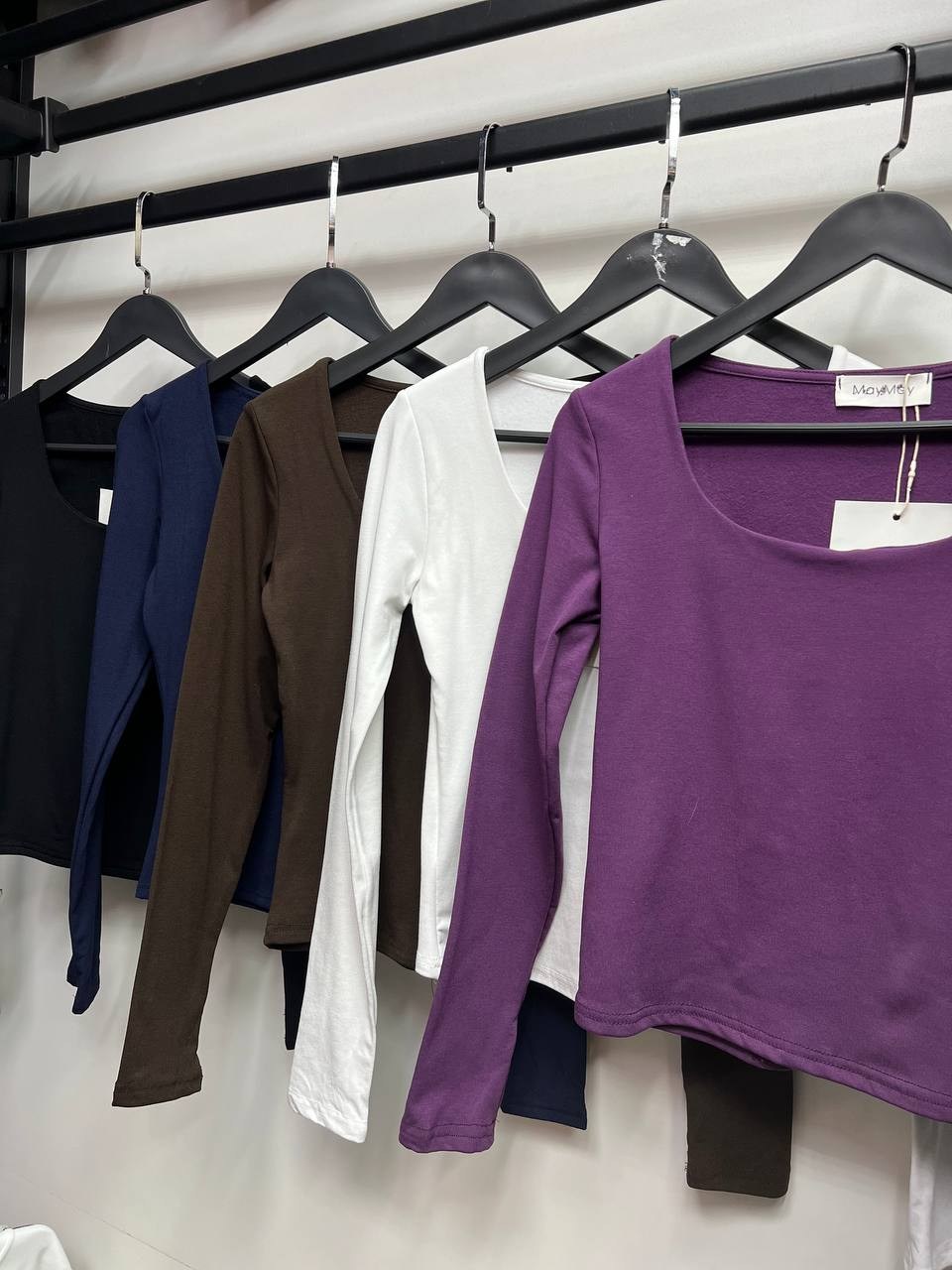 трикотажная блузка,лонгслив женский,блузки женские,укороченный лонгслив,лонгслив женский с вырезом