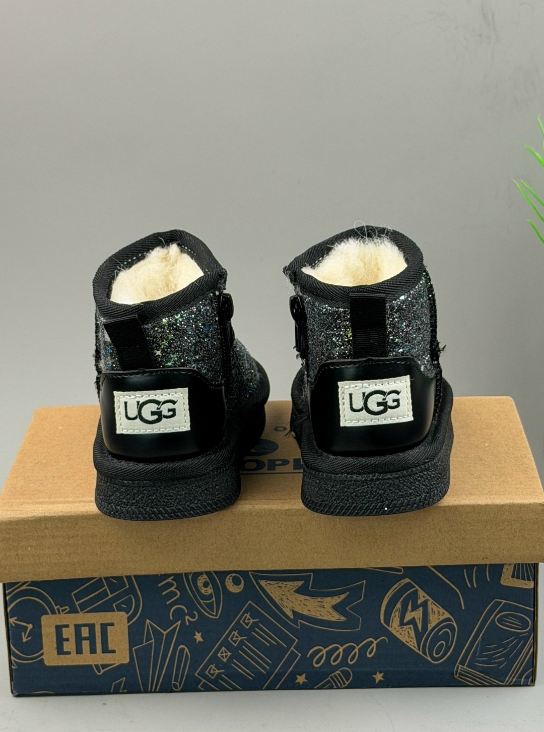,сапожки с пайетками,детские сапожки с пайетками,угги детские,блестящие угги для дома