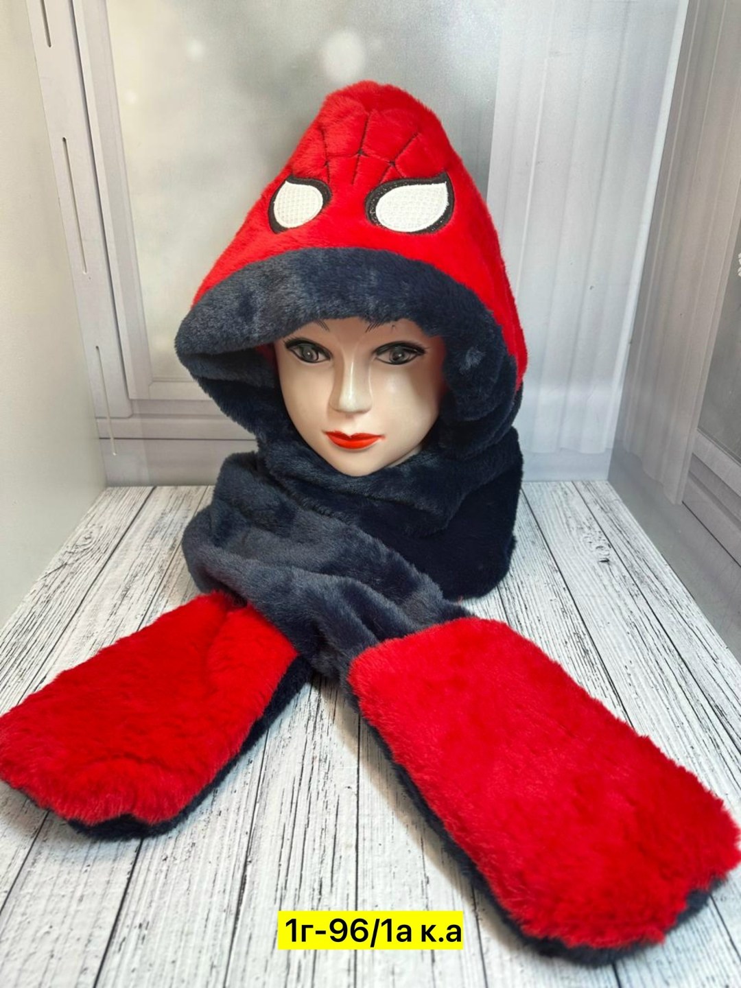 шапка человек паук,шапка спайдермен,шапка зимняя человек паук,плюшевая шапка,флисовая шапка