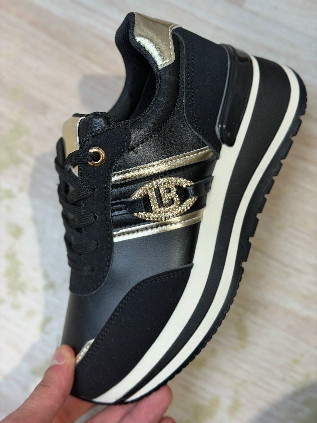 ,кроссовки женские,кроссовки модные,кроссовки бежевые,кроссовки модные женские