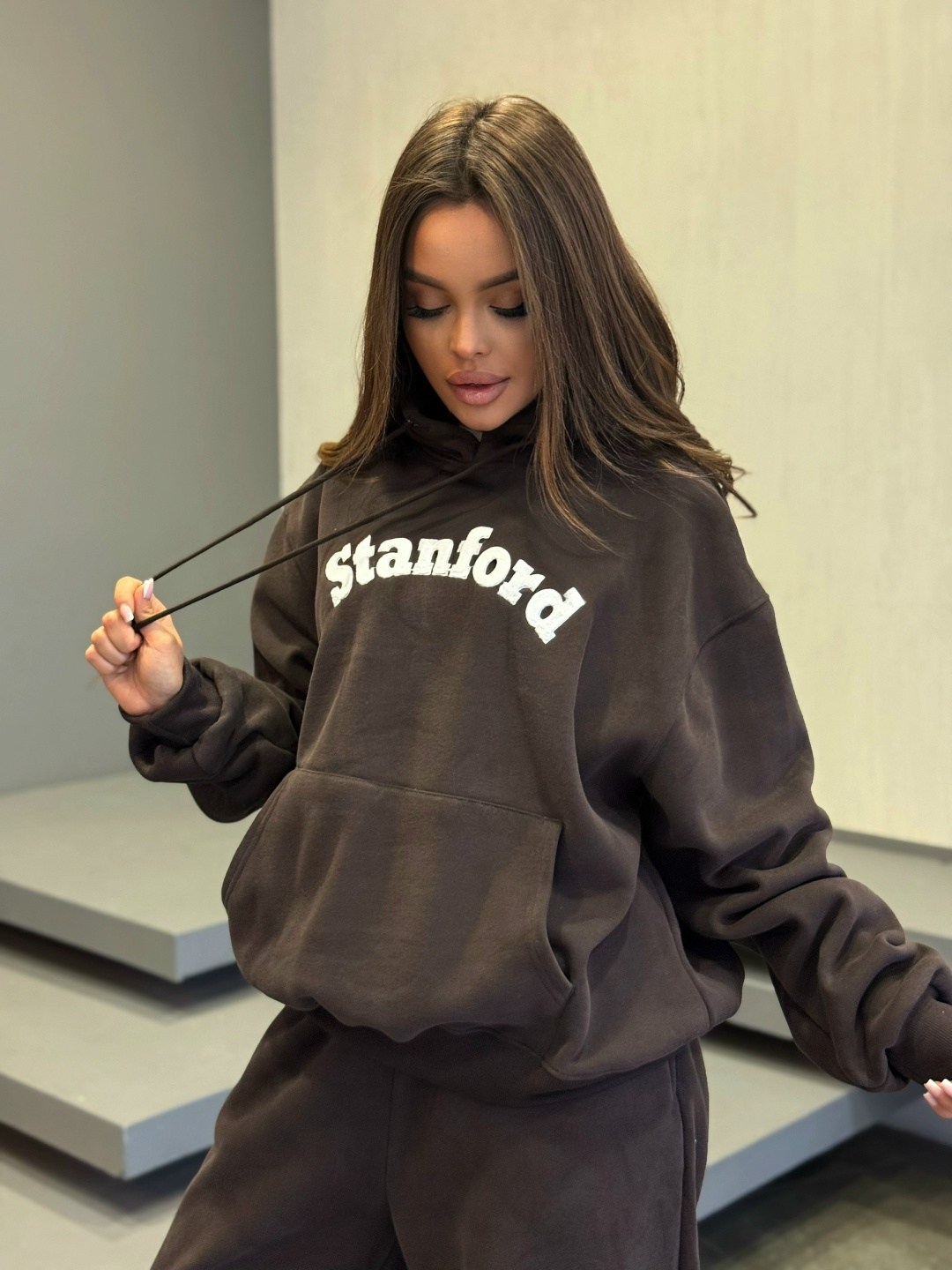 shein ezwear letter embroidery drop shoulder hoodie & sweatpants,костюм женский,flirla letter embroidery drop shoulder hoodie & sweatpants,женские спортивные костюмы,костюм женский ткань флис