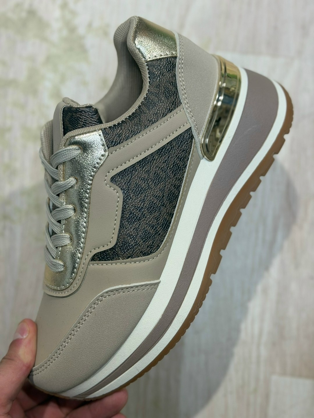 ,кроссовки женские,кроссовки модные,кроссовки бежевые,кроссовки модные женские