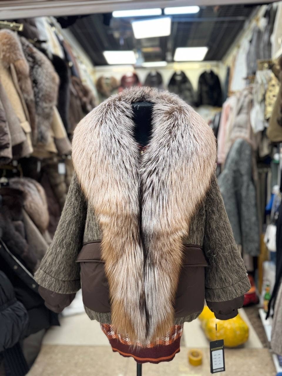 куртка - пуховик с мехом чернобурки city furs,пуховик женский с натуральным мехом,пуховик с натуральным мехом,пуховик с мехом,пуховик с натуральным мехом чернобурки короткий