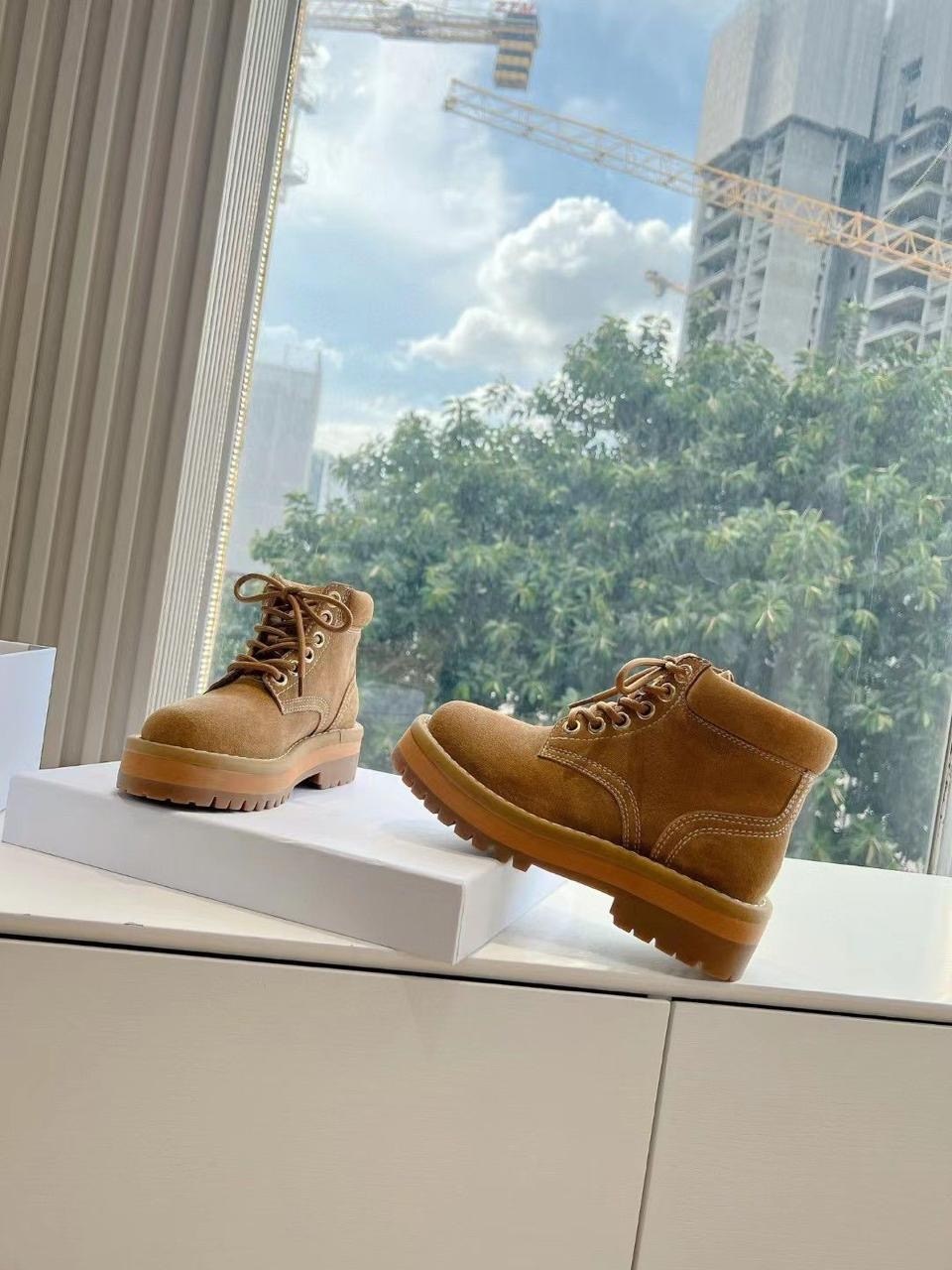 ботинки celine,,ботинки celine 2025,celine ботинки коричневые,женские ботинки