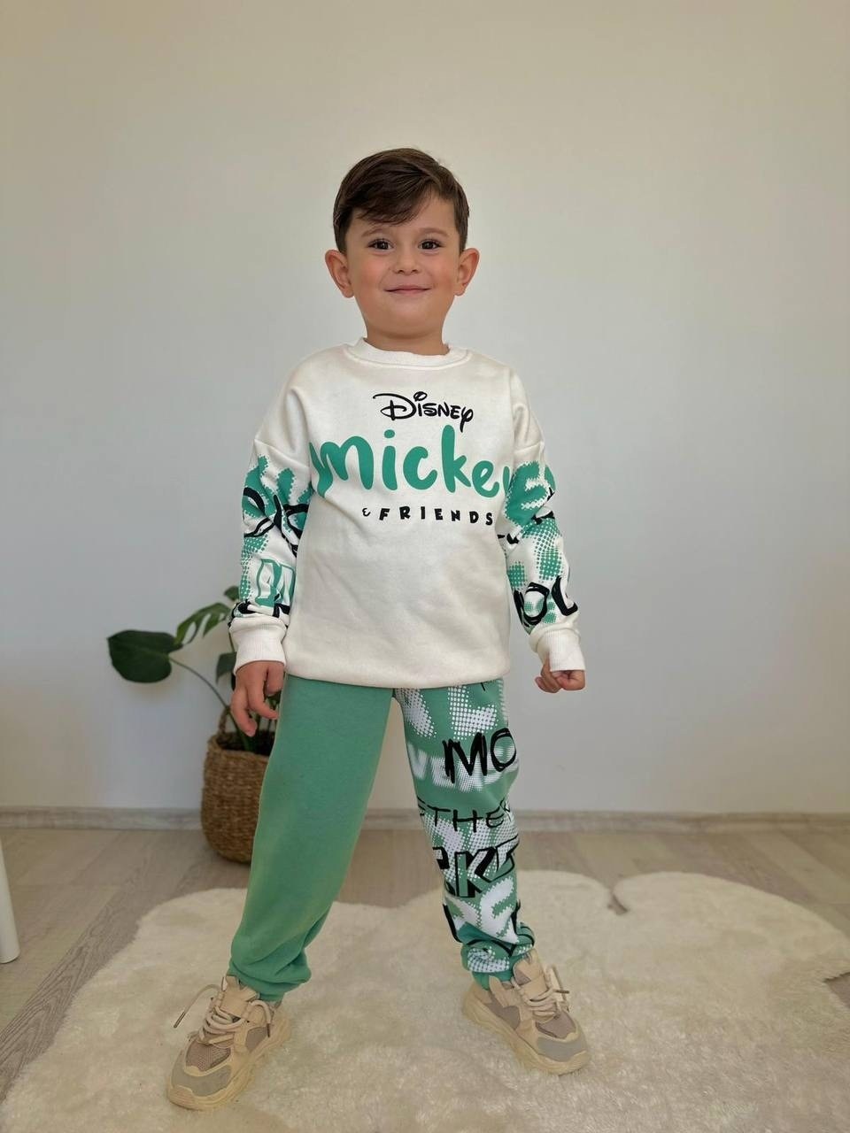 костюм детский,детский костюм с принтом,костюм для мальчика,спортивные костюм,детские костюмы