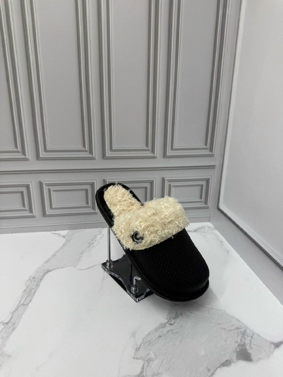 ,тапочки зимние,модные тапочки,домашние тапочки,тапки меховые