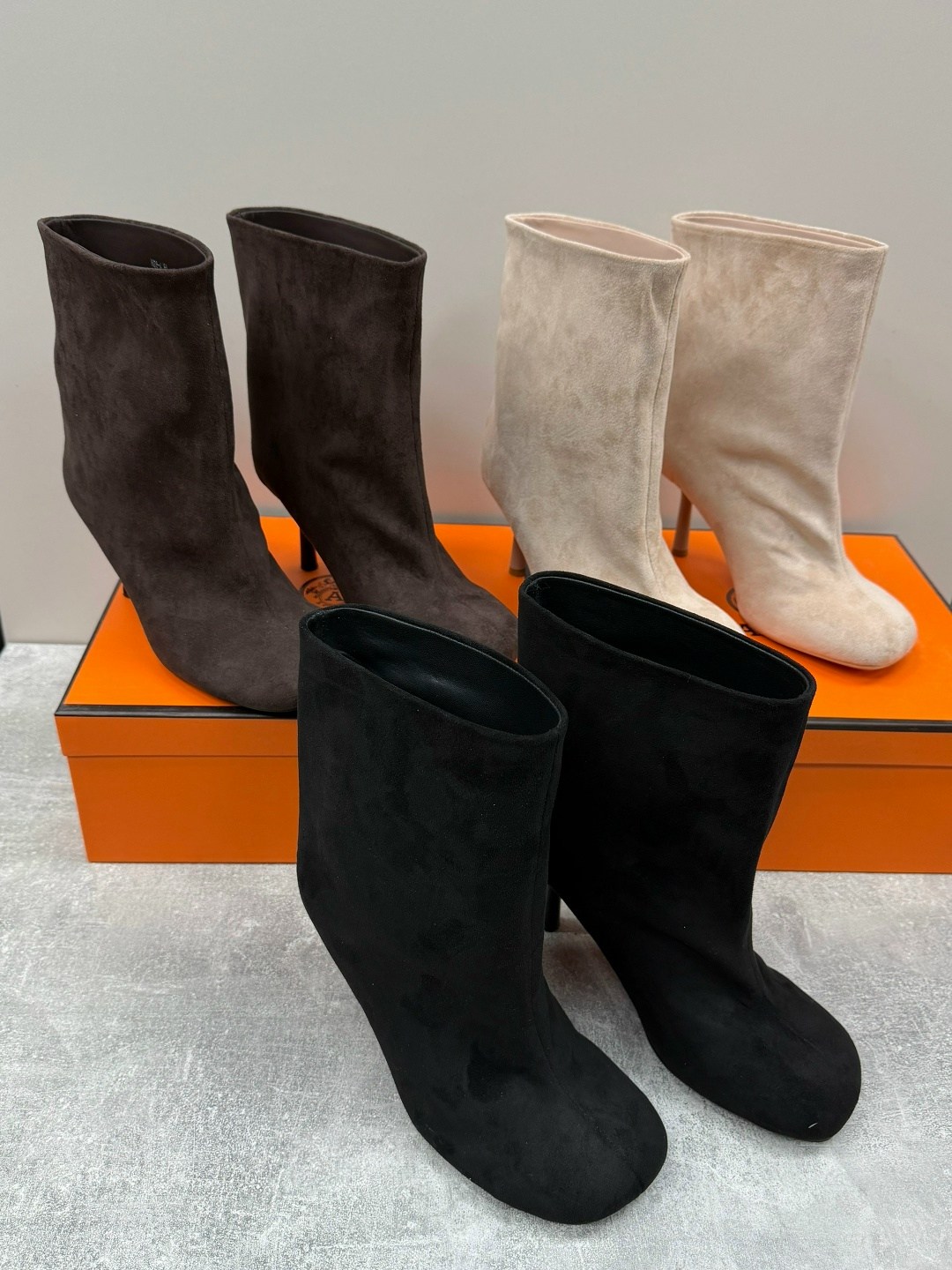 ,замшевые ботильоны,короткие сапоги,женские ботильоны,женская