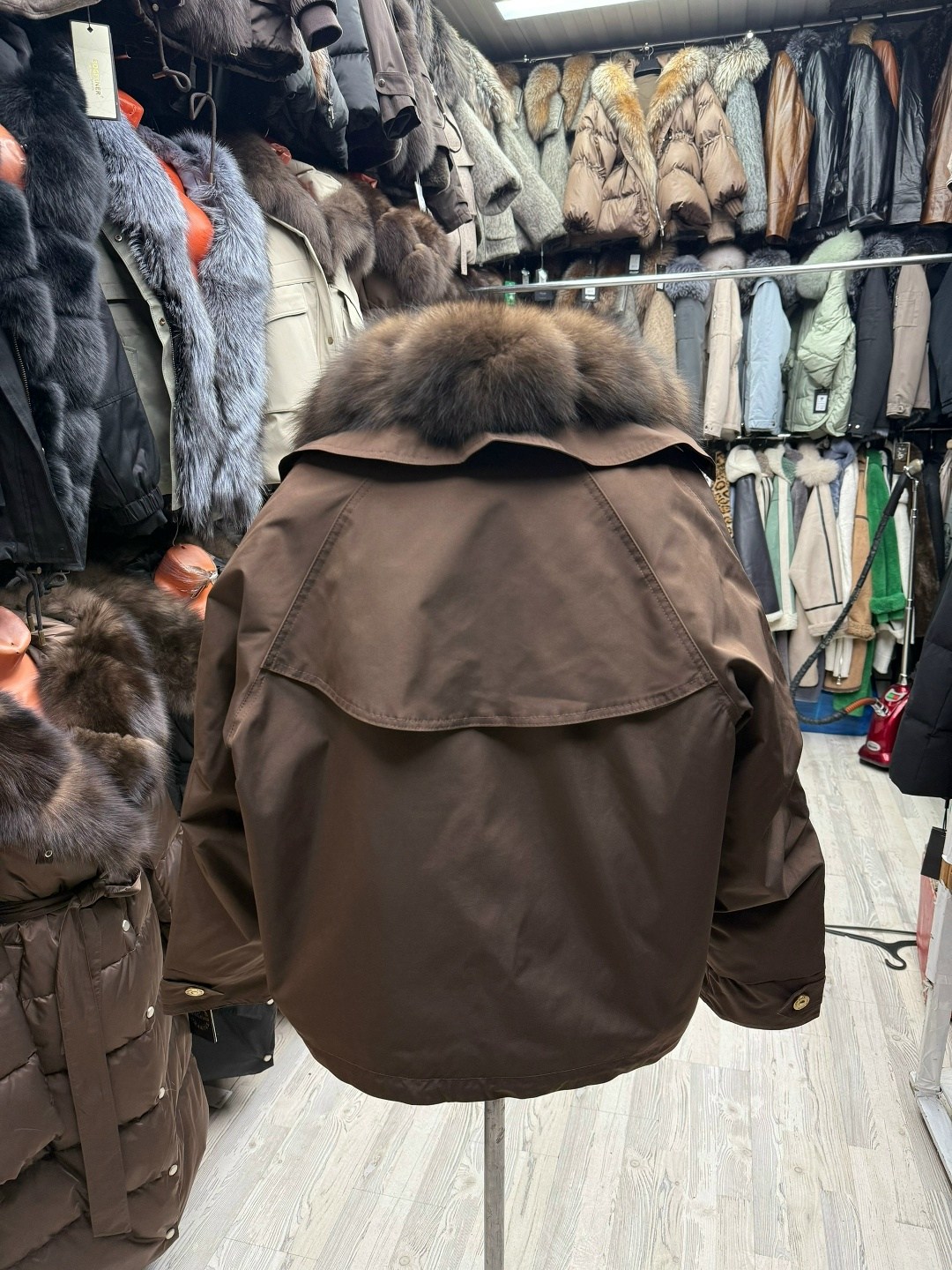 пуховики куртки парки,пуховики с мехом,пуховик женский с мехом,куртка - пуховик с мехом песца city furs,пуховик с меховым воротником
