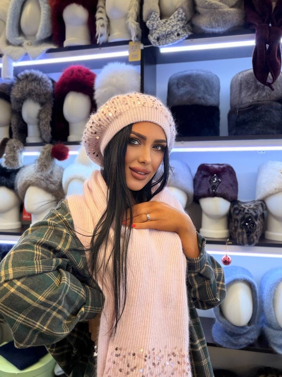 шапка женская из ангоры,шапка женская зимняя из ангоры,шапка из ангоры зимняя,шапка женская зимняя ангора,шапка зимняя из ангоры вязаная