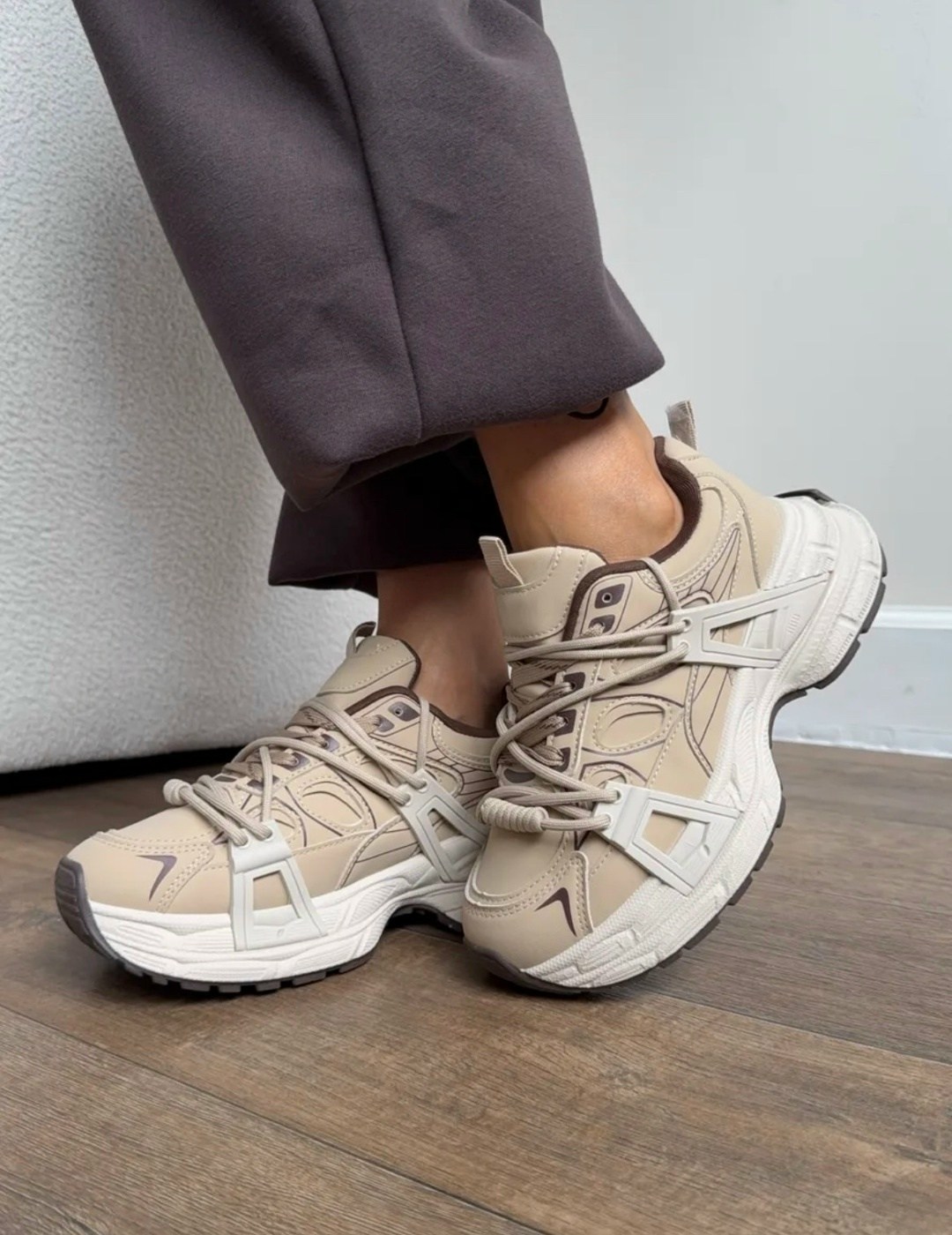 стиль оверсайз,штаны оверсайз,мужские брюки в клетку,брюки в спортивном стиле