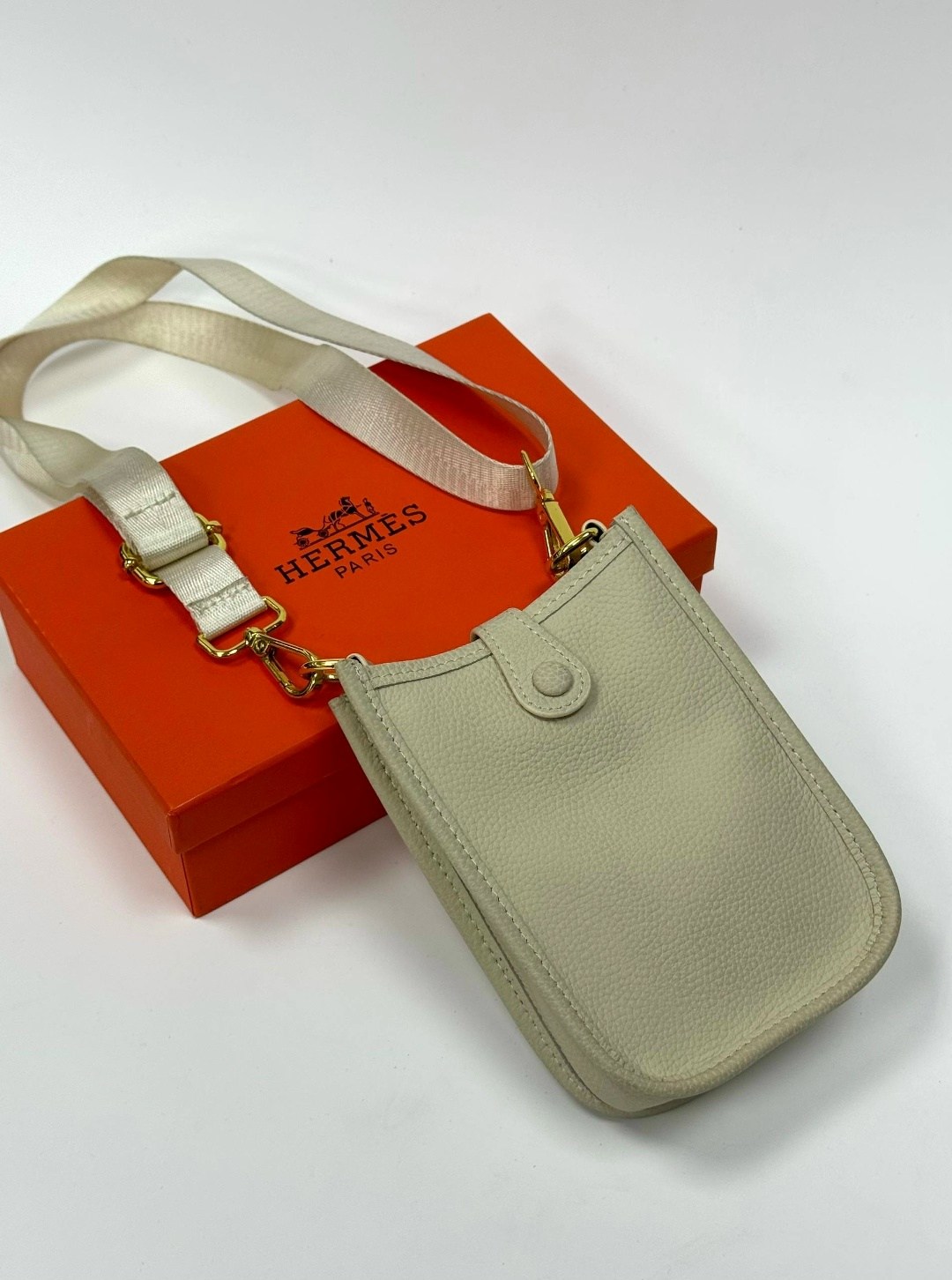 сумка hermes,hermes сумка на плечо,эрмес сумка,женская сумка hermes,сумка hermes evelyne