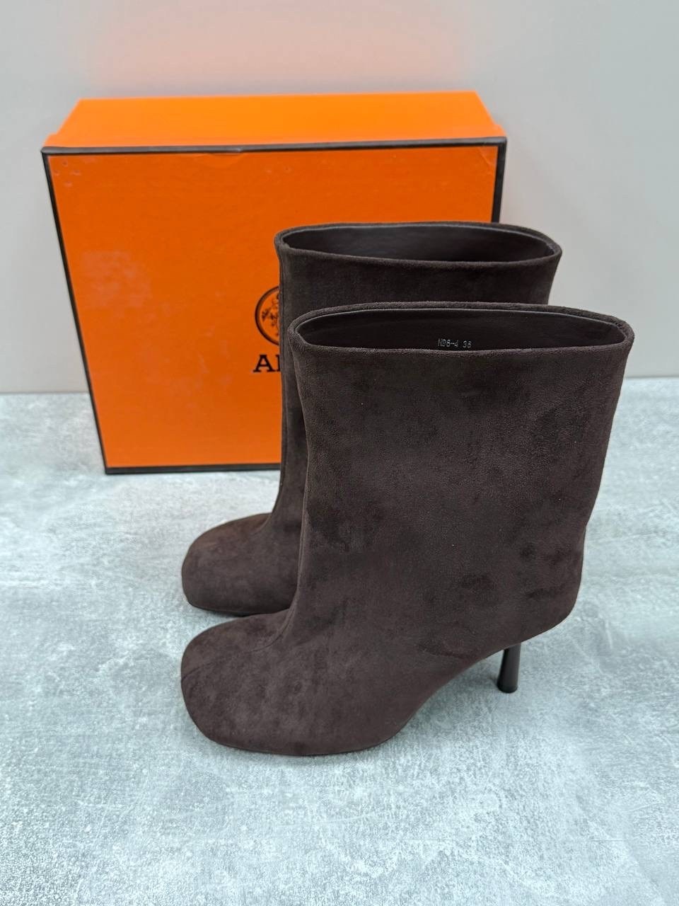 ,короткие сапоги,ботильоны женские,замшевые ботильоны,женская