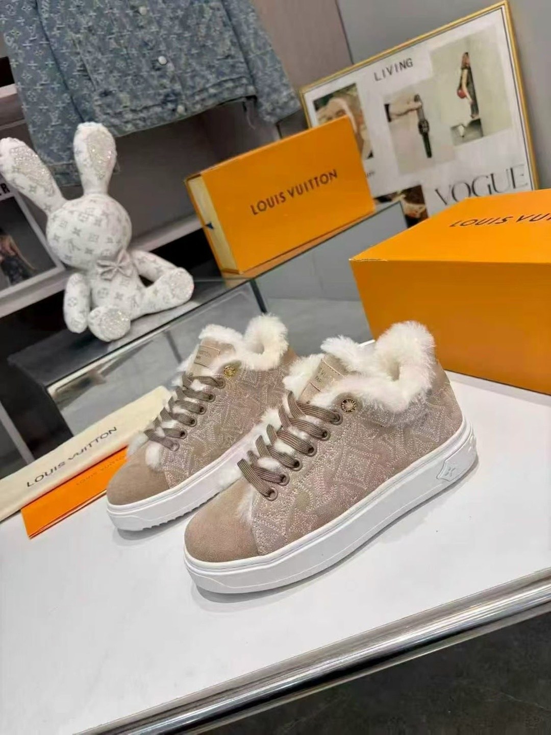 кроссовки женские louis vuitton,кеды louis vuitton time out зимние бежевые,,louis vuitton зимние кроссовки,кеды time out louis vuitton