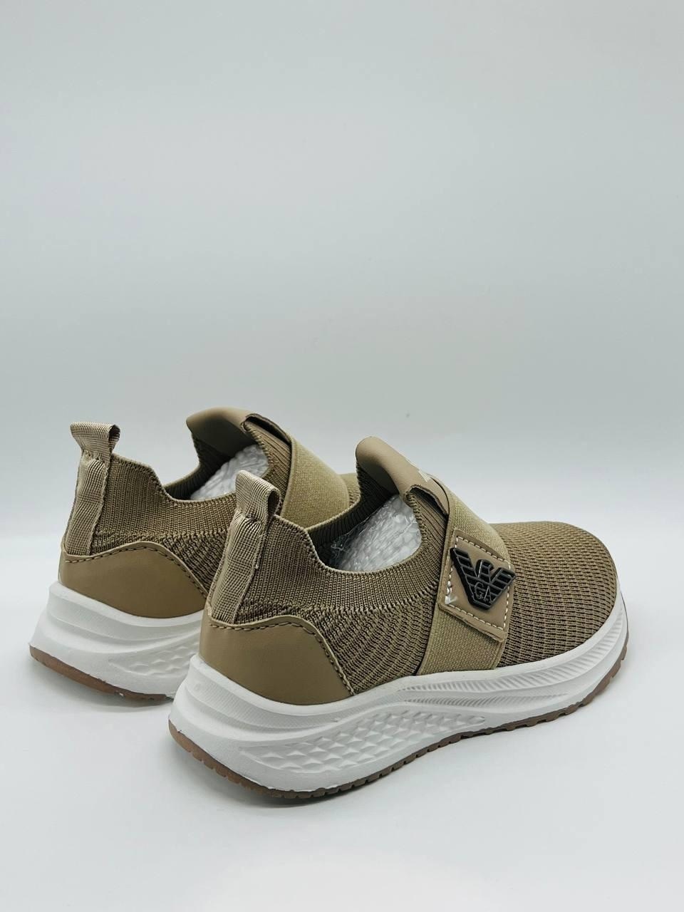 ,кроссовки закрытые,летние кроссовки,спортивная ,дышащие кроссовки