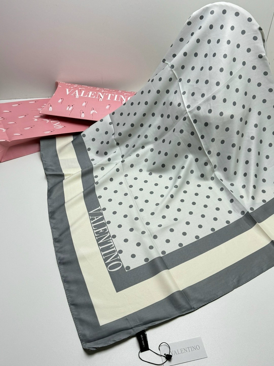 брендовый платок,платок женский шелковый в горох,женские платки,платки шелковые,платка