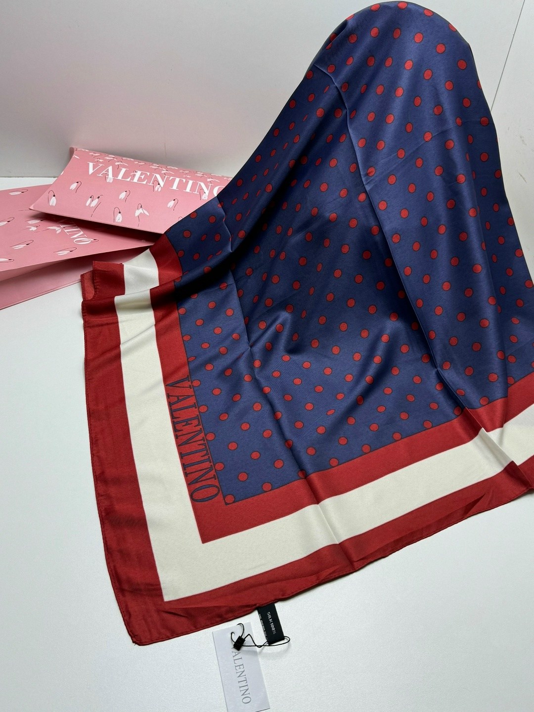 брендовый платок,платок женский шелковый в горох,женские платки,платки шелковые,платка