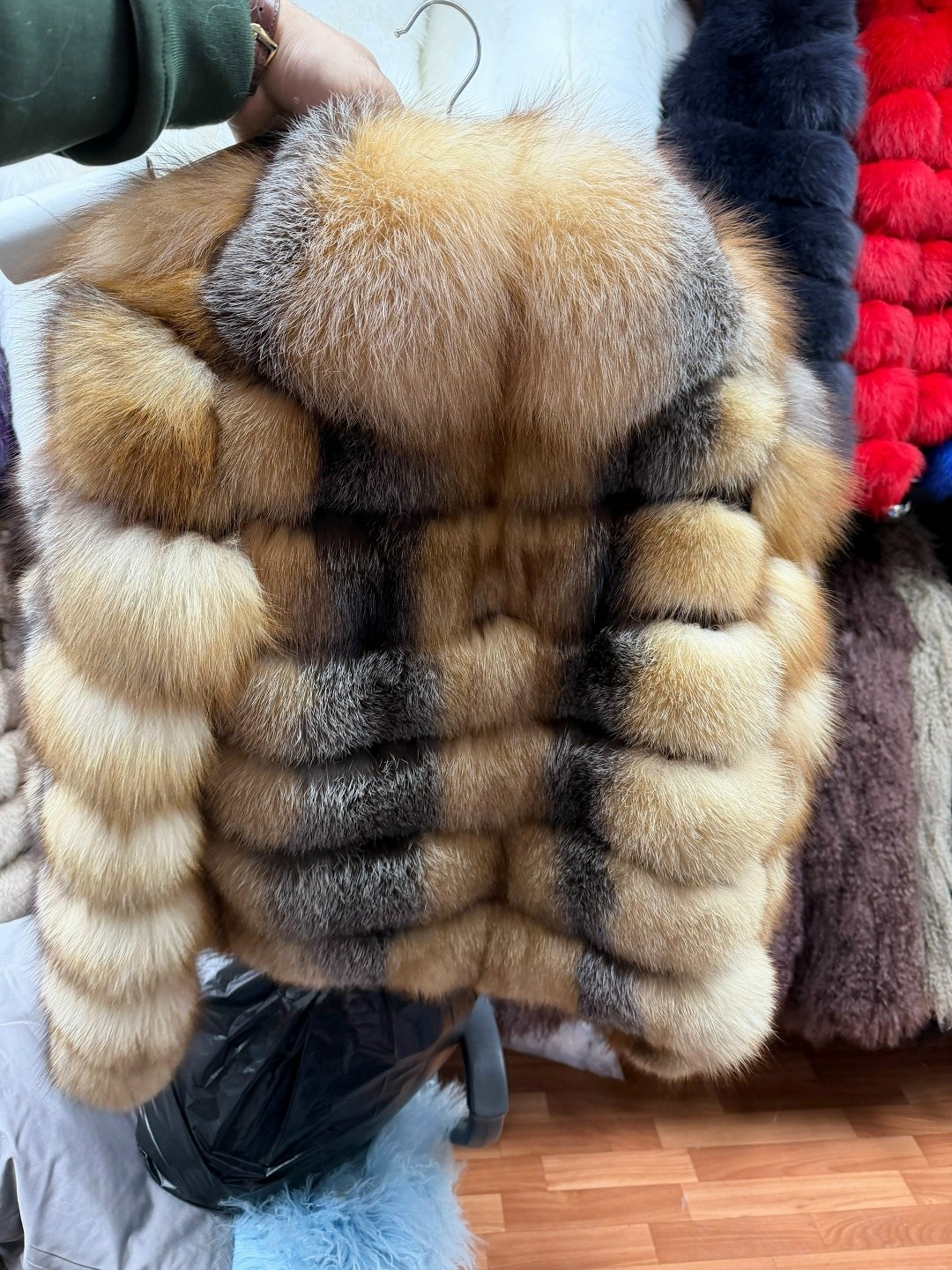 шуба песец,шуба из лисы,женская шуба из натурального лисьего меха,шуба из песца,шаль из натурального меха, женская зимняя ткань из натуральной лисы