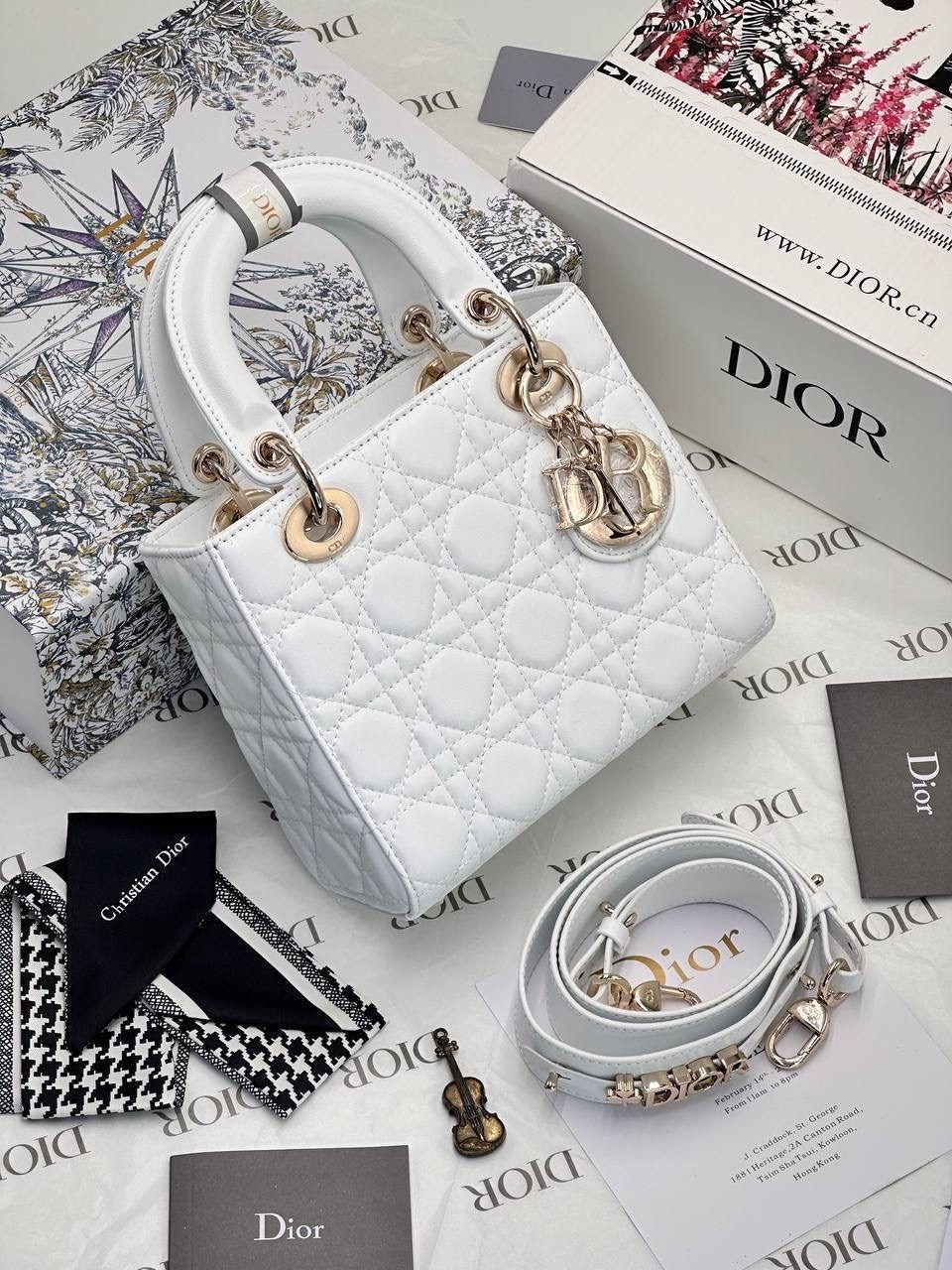 сумка dior,сумка диор белая,сумка диор,кристиан диор сумка,сумка диор кристиан диор