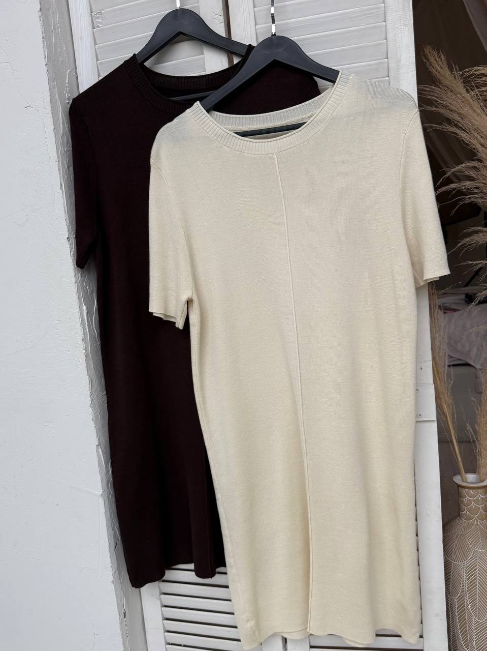 прямое платье,платье,трикотажное платье,женское платье,платье с круглым вырезом