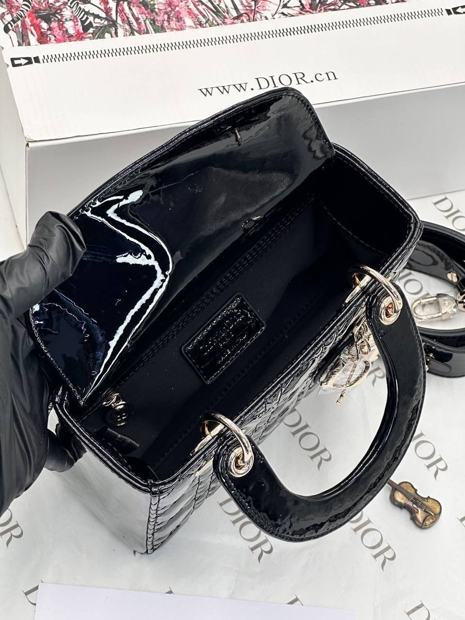 сумка lady dior натуральная кожа лак,сумка dior,сумка christian dior lady dior,christian dior сумка,сумка dior женская