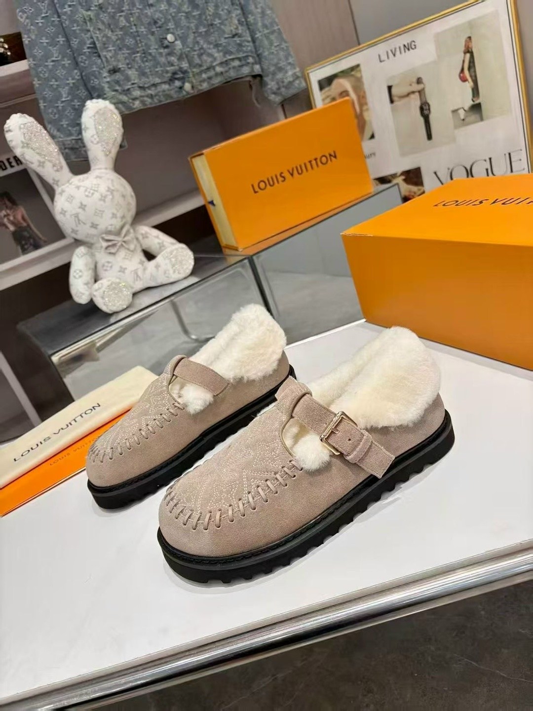 женские замшевые ботинки louis vuitton colorado comfort на меху черные,,туфли louis vuitton colorado comfort зима премиум,угги женские,женские сандали louis vuitton