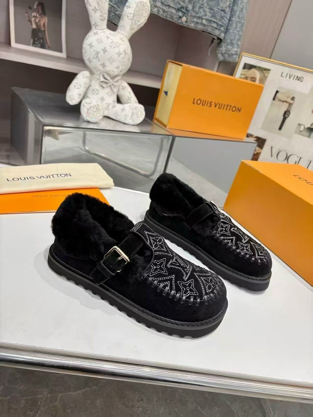 женские замшевые ботинки louis vuitton colorado comfort на меху черные,,туфли louis vuitton colorado comfort зима премиум,угги женские,женские сандали louis vuitton