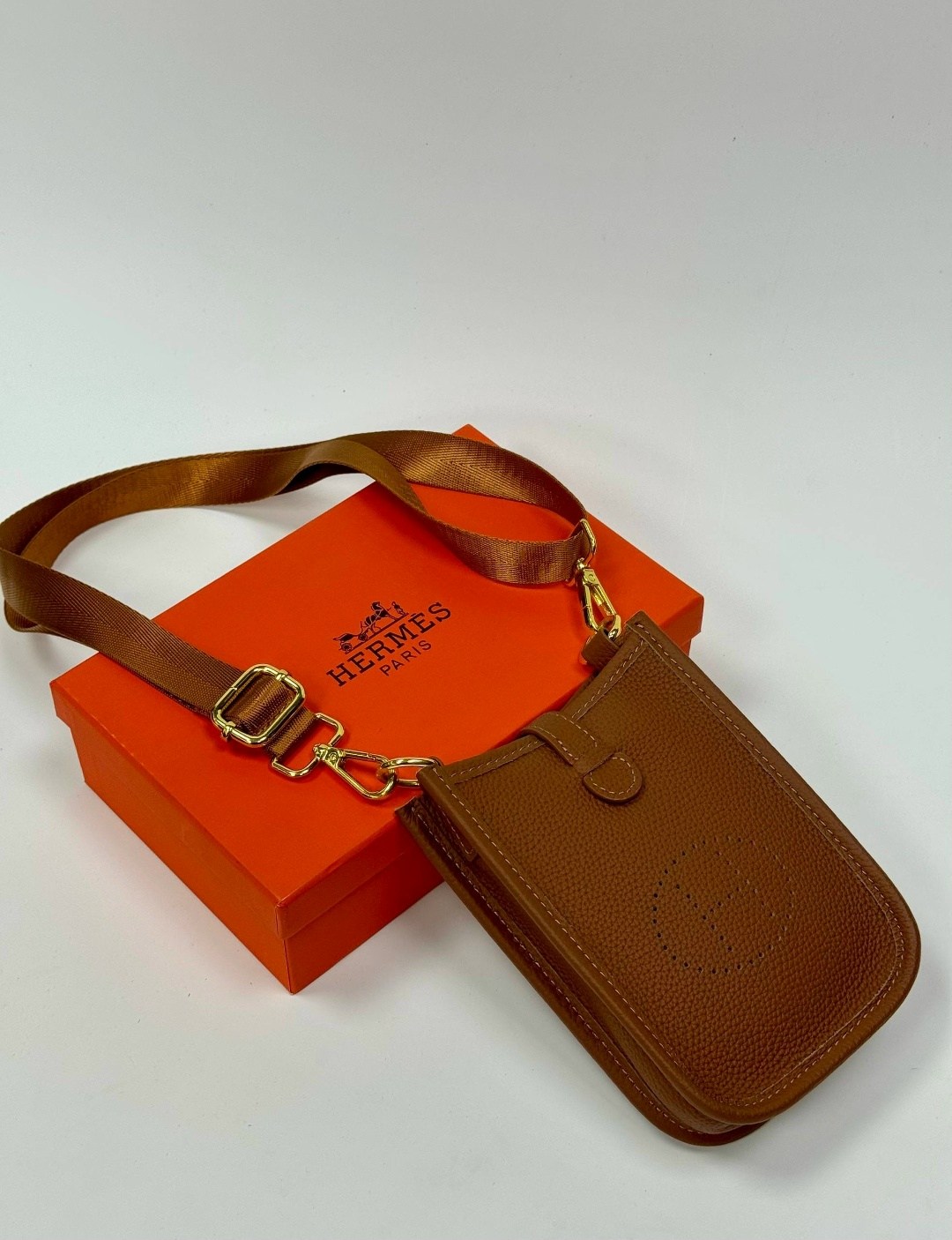 сумка hermes,женская сумка hermes для телефона,сумочка хермес мини,сумка для телефона hermes,телефон hermes