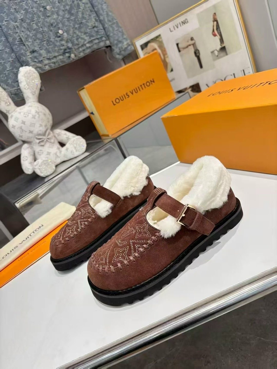 женские замшевые ботинки louis vuitton colorado comfort на меху черные,,туфли louis vuitton colorado comfort зима премиум,угги женские,женские сандали louis vuitton