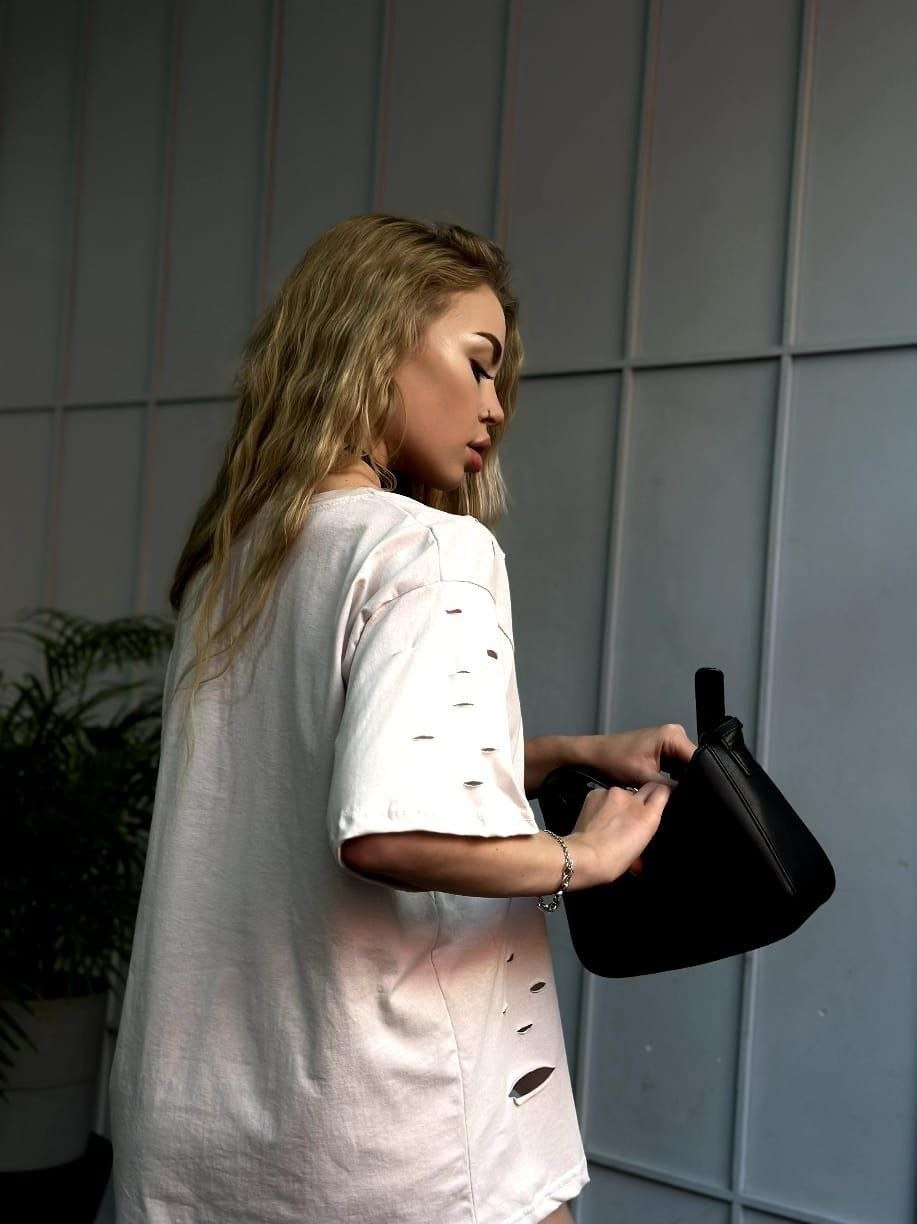 девушка,футболки женская оверсайз,футболки женская,стильная одежда,футболка оверсайз