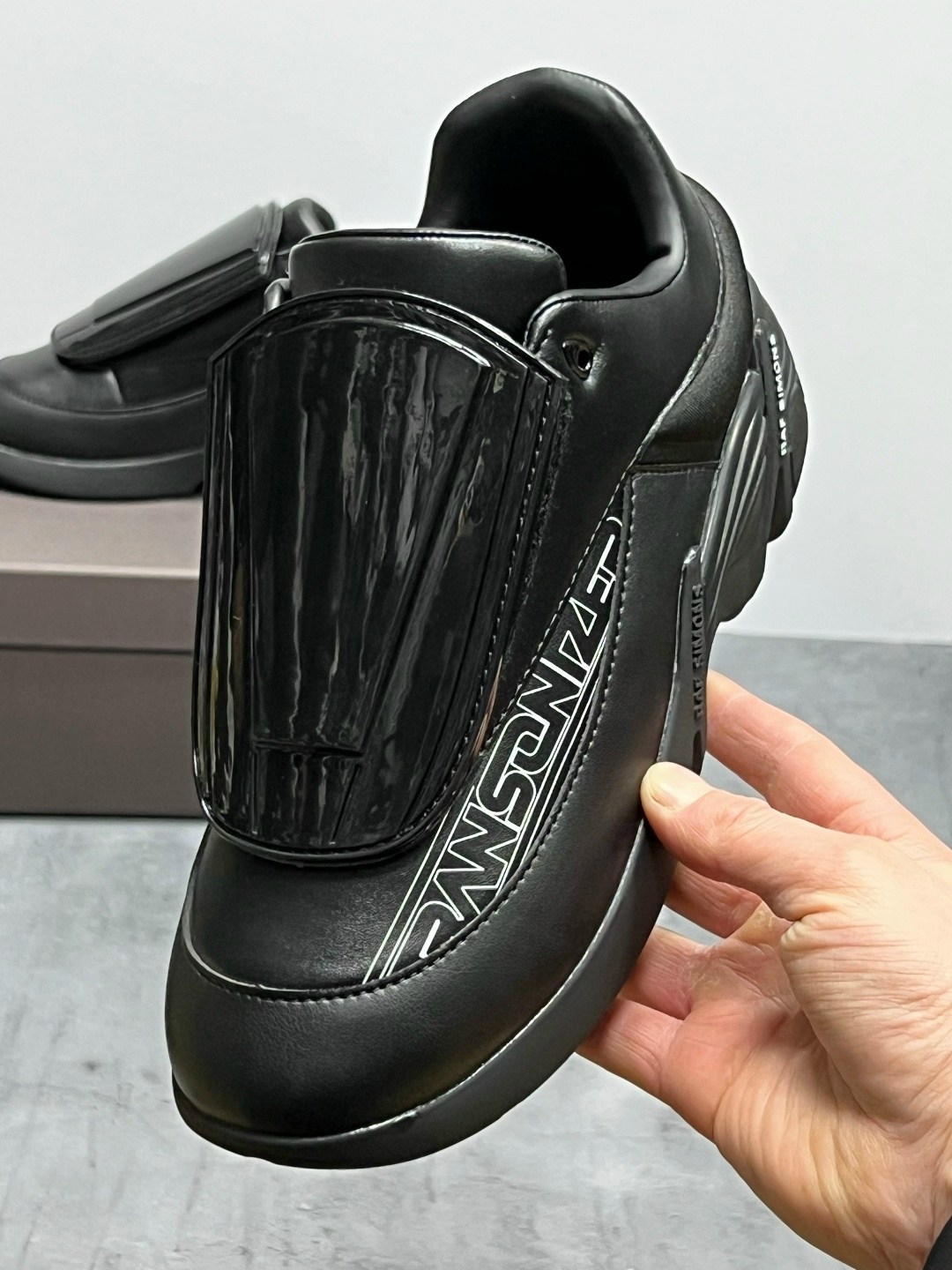 кроссовки raf simons anteir oversized sneaker,кроссовки raf simons antei,raf simons (runner) кроссовки ante,raf simons antei black,кроссовки raf simons (runner) antei чёрный