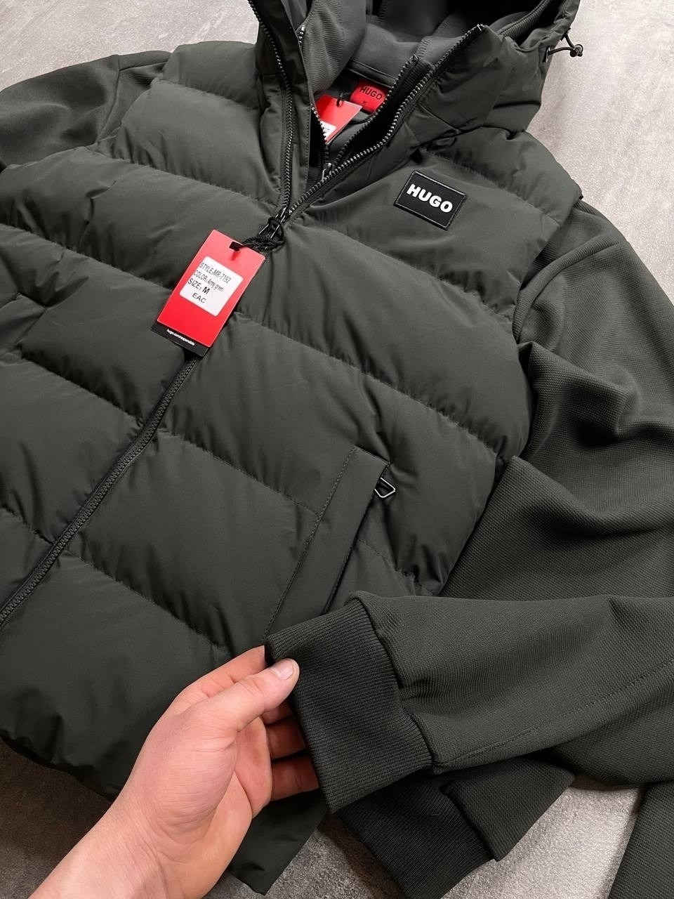 мужской спортивный костюм тройка hugo boss,костюм спортивный,зимний спортивный мужской костюм hugo boss тройка,мужские спортивные костюмы,жилетка на синтепоне