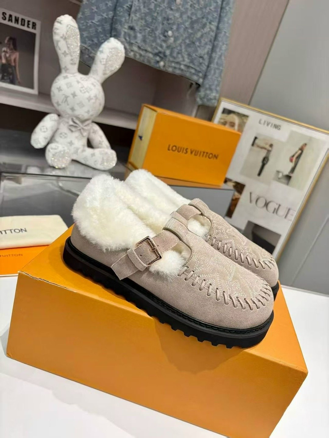 женские замшевые ботинки louis vuitton colorado comfort на меху черные,,туфли louis vuitton colorado comfort зима премиум,угги женские,женские сандали louis vuitton