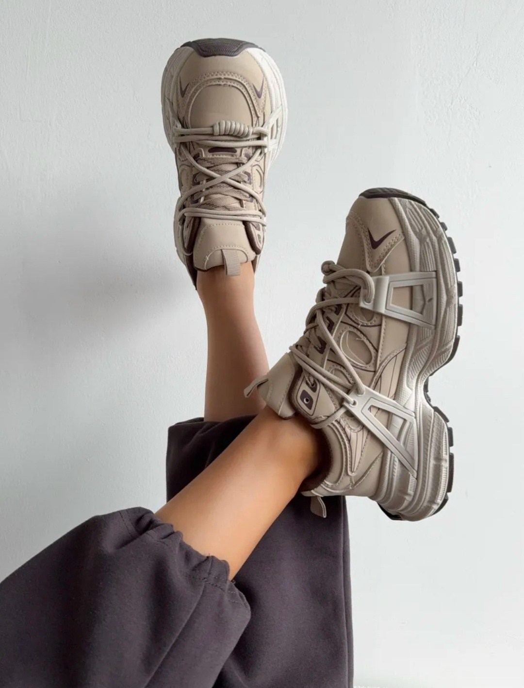 стиль оверсайз,штаны оверсайз,мужские брюки в клетку,брюки в спортивном стиле