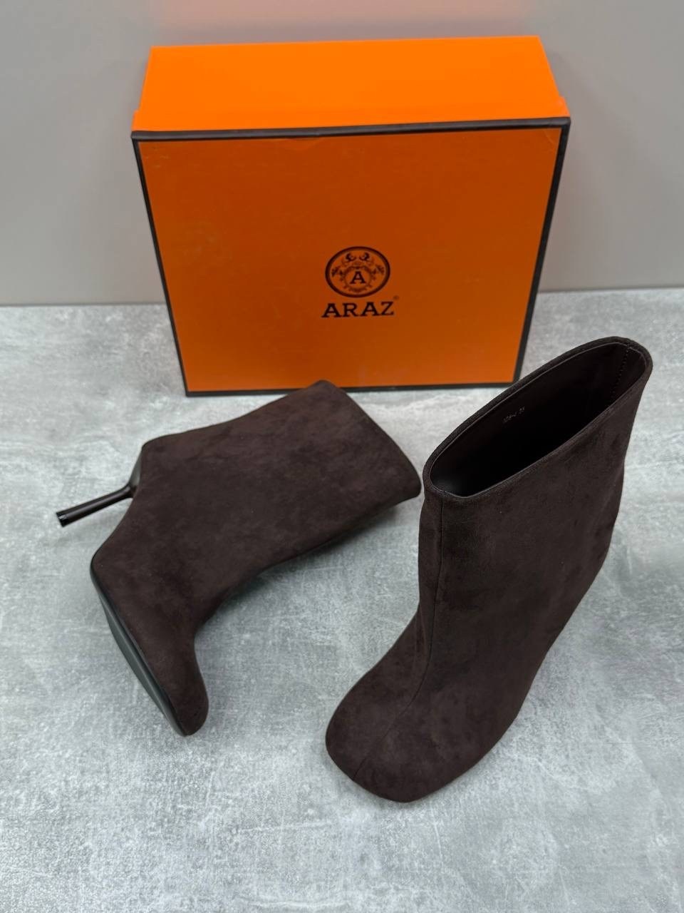 ,короткие сапоги,ботильоны женские,замшевые ботильоны,женская