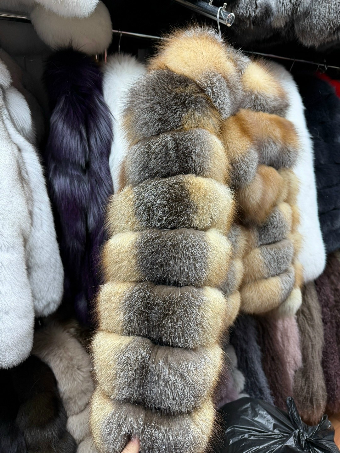 шуба песец,шуба из лисы,женская шуба из натурального лисьего меха,шуба из песца,шаль из натурального меха, женская зимняя ткань из натуральной лисы