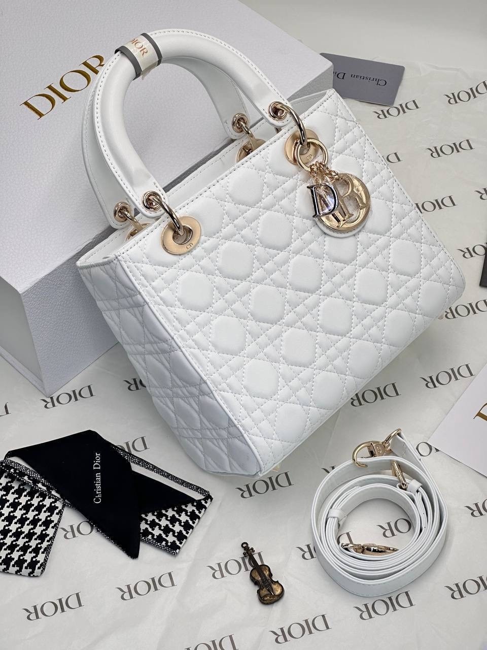 сумка диор белая,леди диор сумка,кристиан диор сумка,сумка диор,сумка диор леди ди