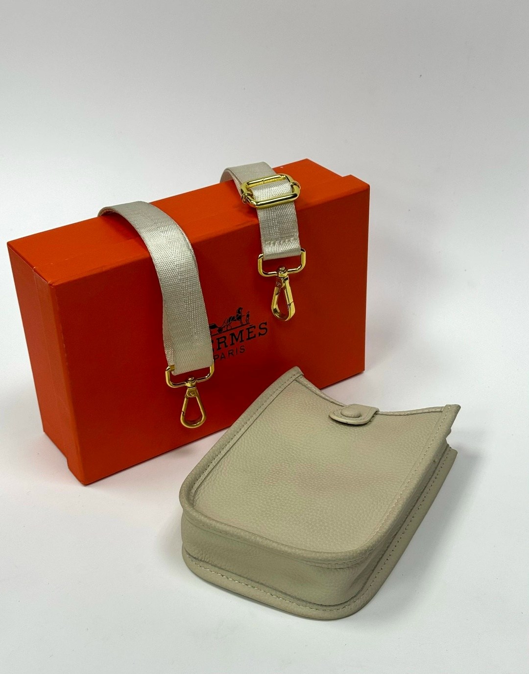 сумка hermes,hermes сумка на плечо,эрмес сумка,женская сумка hermes,сумка hermes evelyne