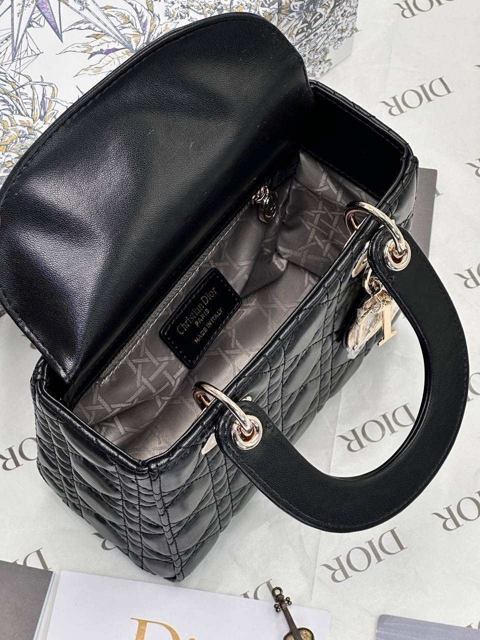 сумка dior,сумка диор белая,сумка диор,кристиан диор сумка,сумка диор кристиан диор