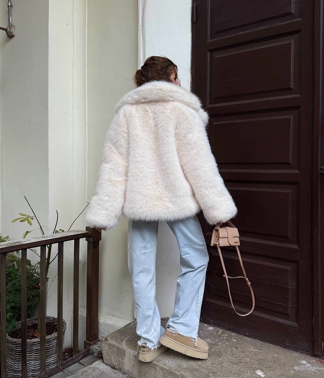искусственная шуба,шубка,шуба белая,женская шуба,модная пушистая куртка из искусственного меха