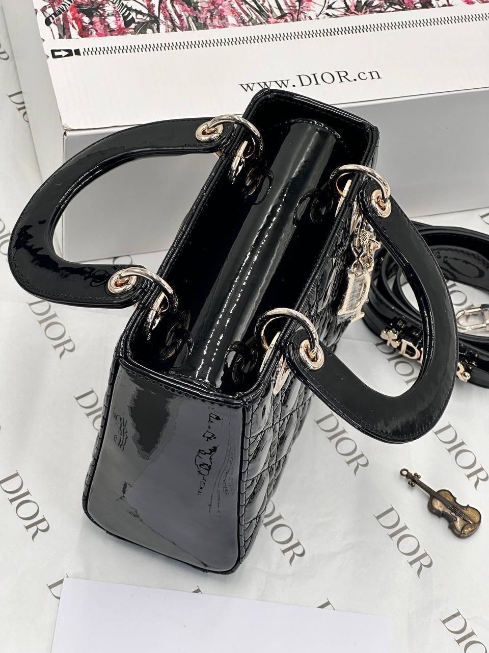 сумка lady dior натуральная кожа лак,сумка dior,сумка christian dior lady dior,christian dior сумка,сумка dior женская