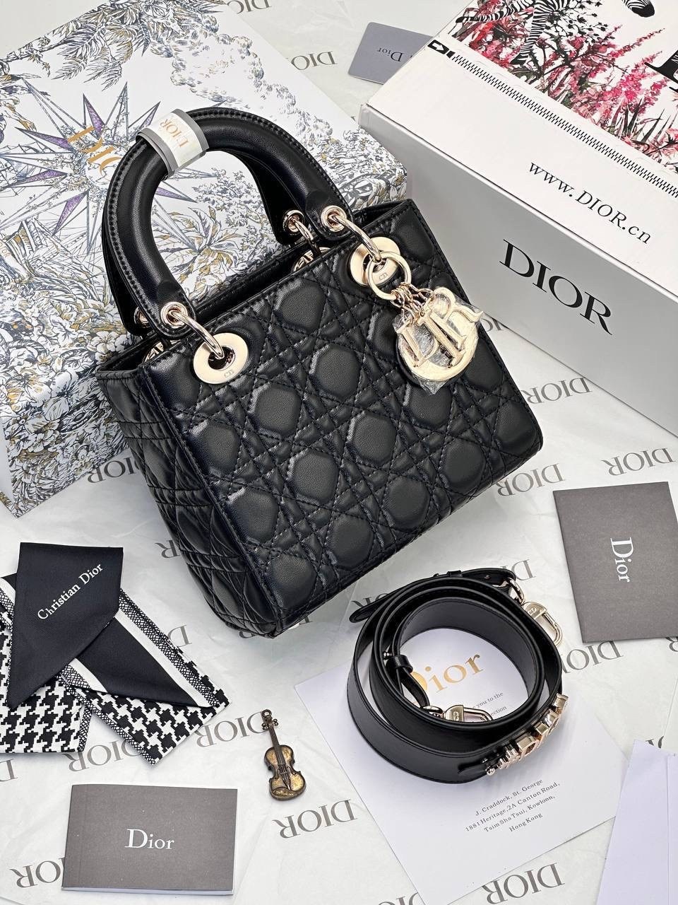 сумка dior,сумка диор белая,сумка диор,кристиан диор сумка,сумка диор кристиан диор