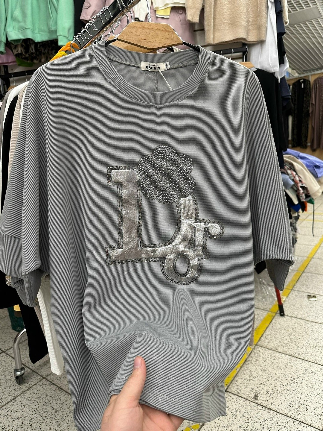 футболки женская,футболки женская оверсайз,футболка оверсайз,футболка со стразами оверсайз perfecto collection,футболка больших размеров женская