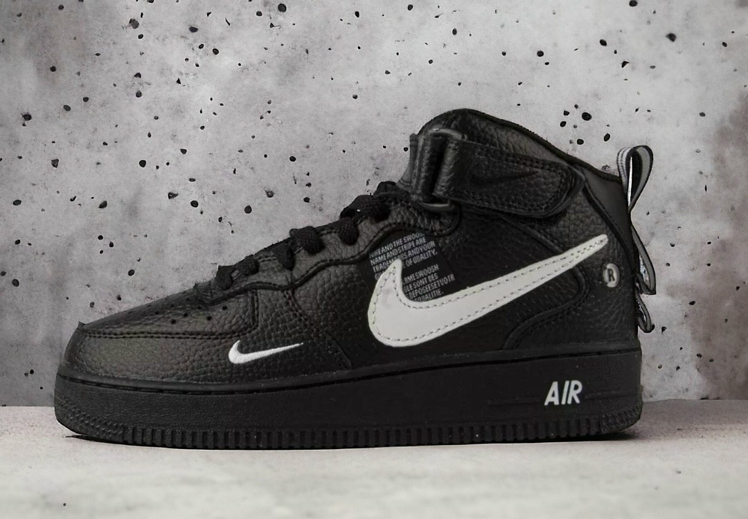 зимние кроссовки nike air force 1 07 mid lv8,кросcовки nike air force 1,nike air force 1 07 mid lv8,nike air force 1 mid 07 lv8 utility black,nike air force 1 mid 07 lv8 utility black/white